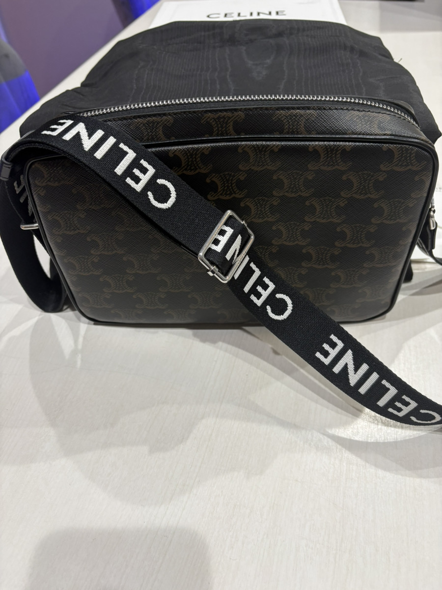 セリーヌ トリオンフ メッセンジャーバッグ 買取実績