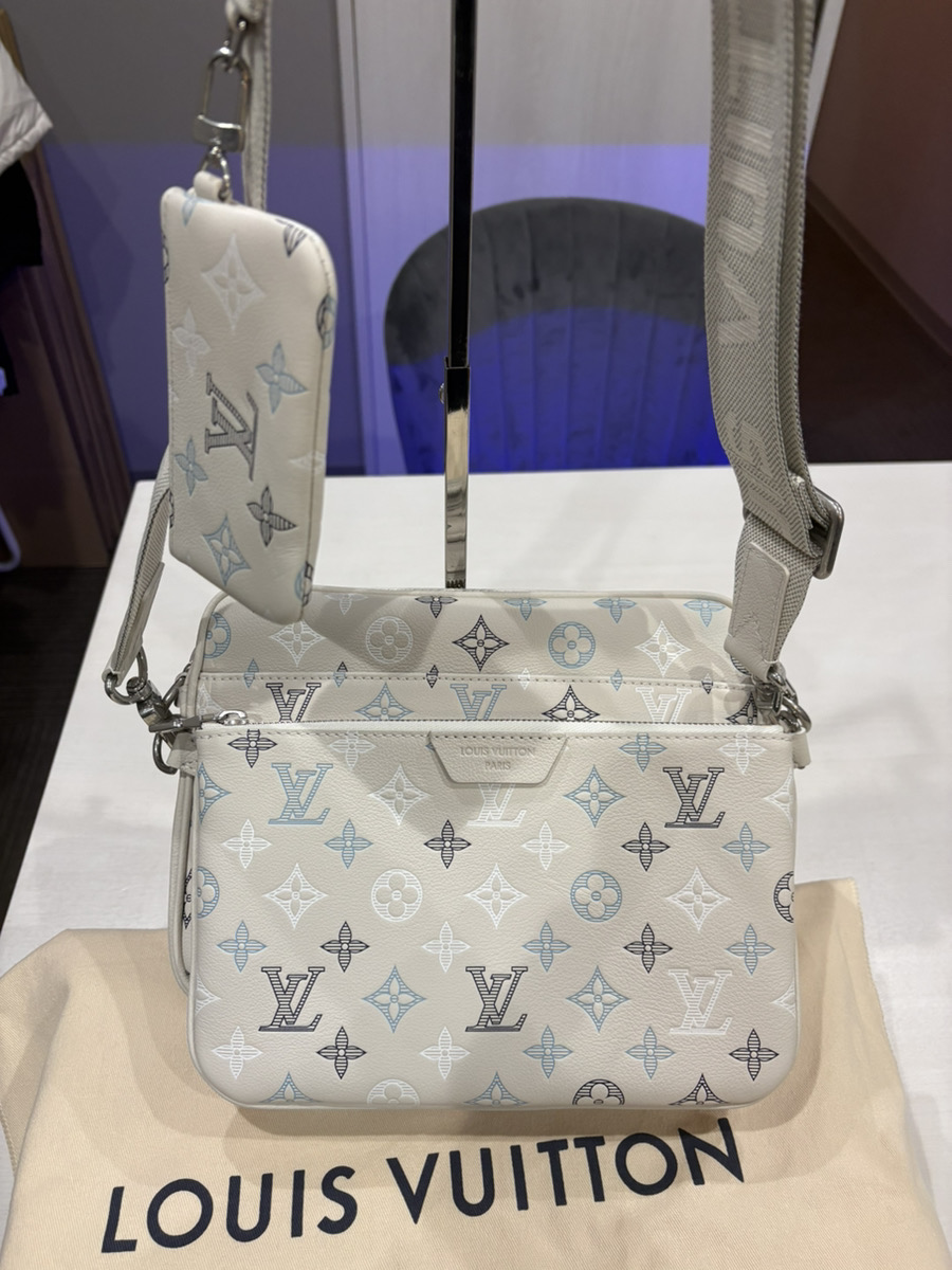 Louis Vuitton ルイヴィトン モノグラムシャドウ トリオ・メッセンジャー M28854