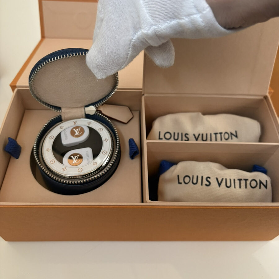 Louis Vuitton ルイヴィトン イヤホン QAB1 ホライゾン モノグラム ホワイト ワイヤレス Bluetooth 箱 袋 取説 ケース　完品未使用